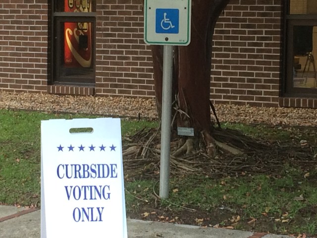 curbside voting.JPG